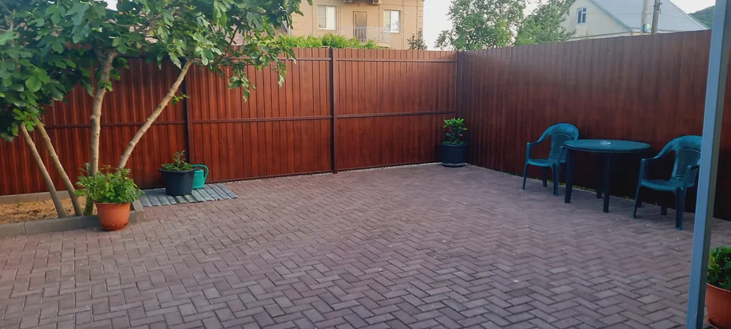 Домик с отдельным двором