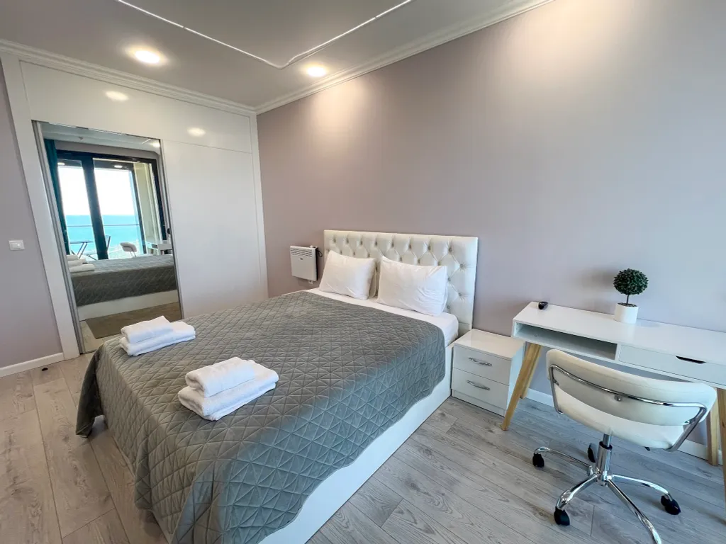 Двухкомнатная квартира на берегу моря, Porta Batumi Tower