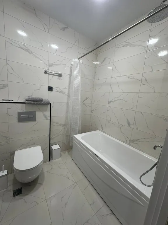 Квартира Квартира Просторная студия с новым хорошим ремонтом — Батуми