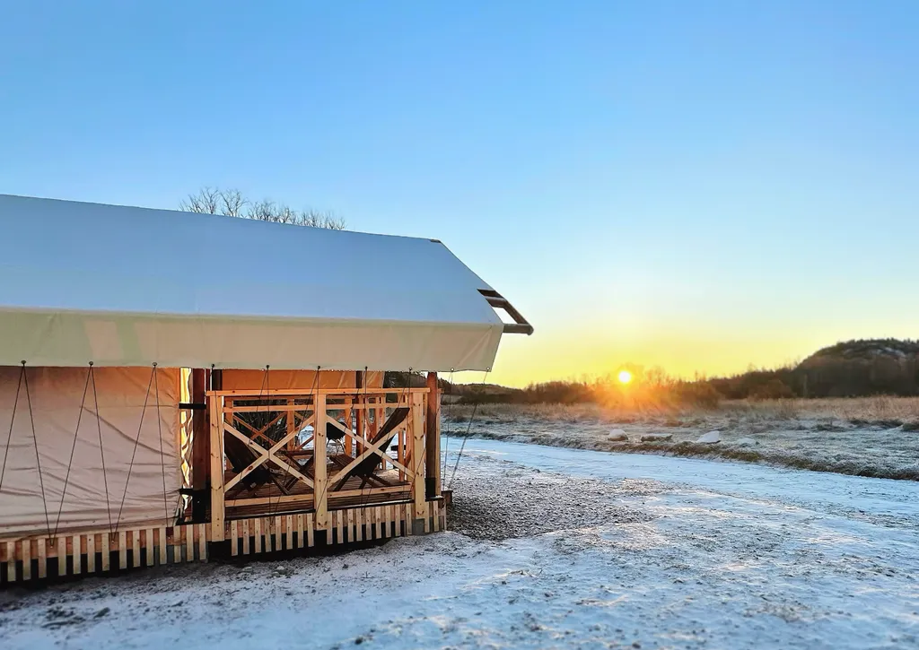 Домик-шатер