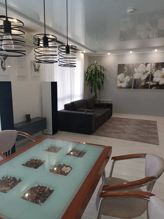 Домик с бассейном