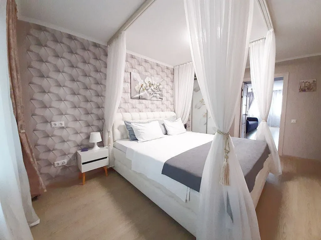 Стильная квартира в центре для комфортного отдыха — аренда посуточно в Новочеркасск