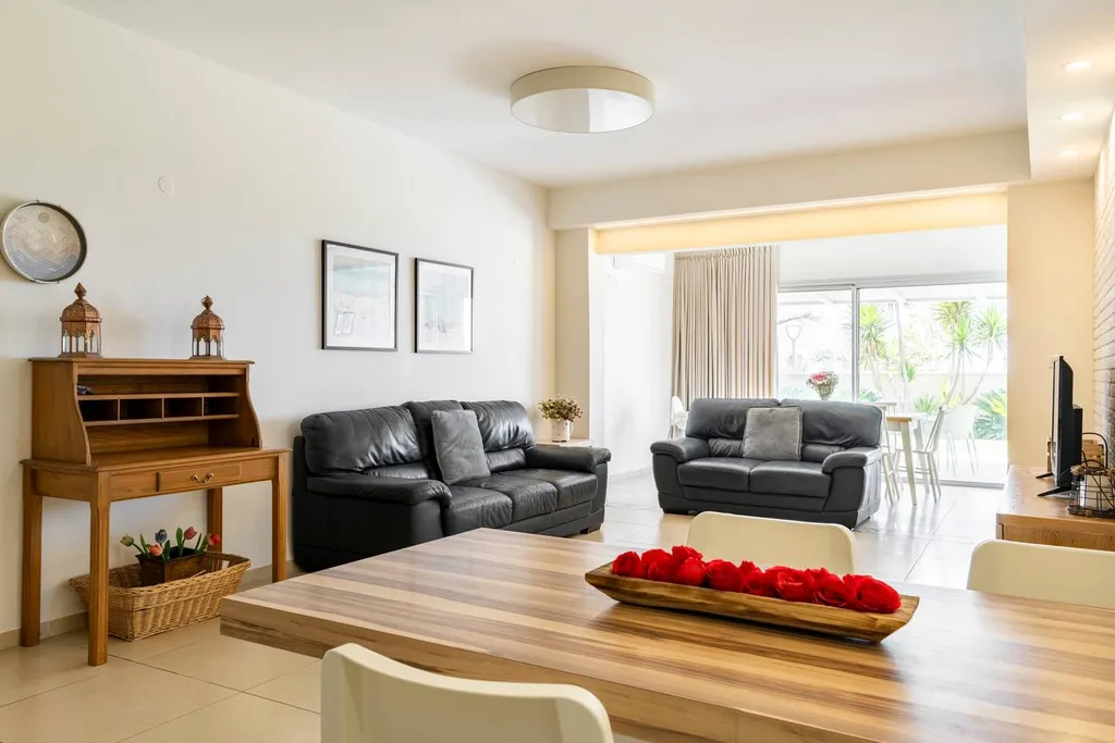 Квартира GW002 Gugel Waves Amazing Seaview & Garden Family Apartments — аренда посуточно в Нагария