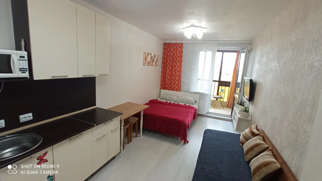 Уютная студия с видом на закат