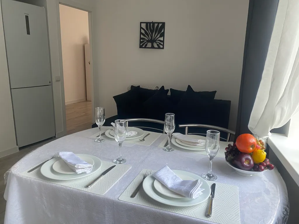 Семейные апартаменты в черно- белом стиле