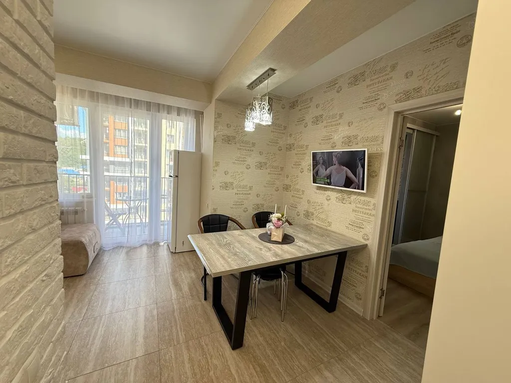 Орхидея – евродвушка у моря с открытым бассейном на территории