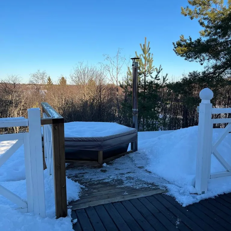 Isotalo - большой дом у озера в карелии, для большой компании