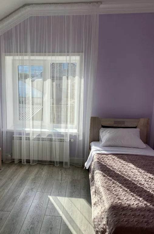 Уютный дом у моря в черте города