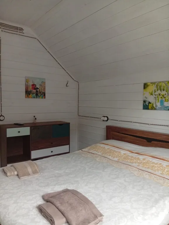 Уютный домик с видом на озеро