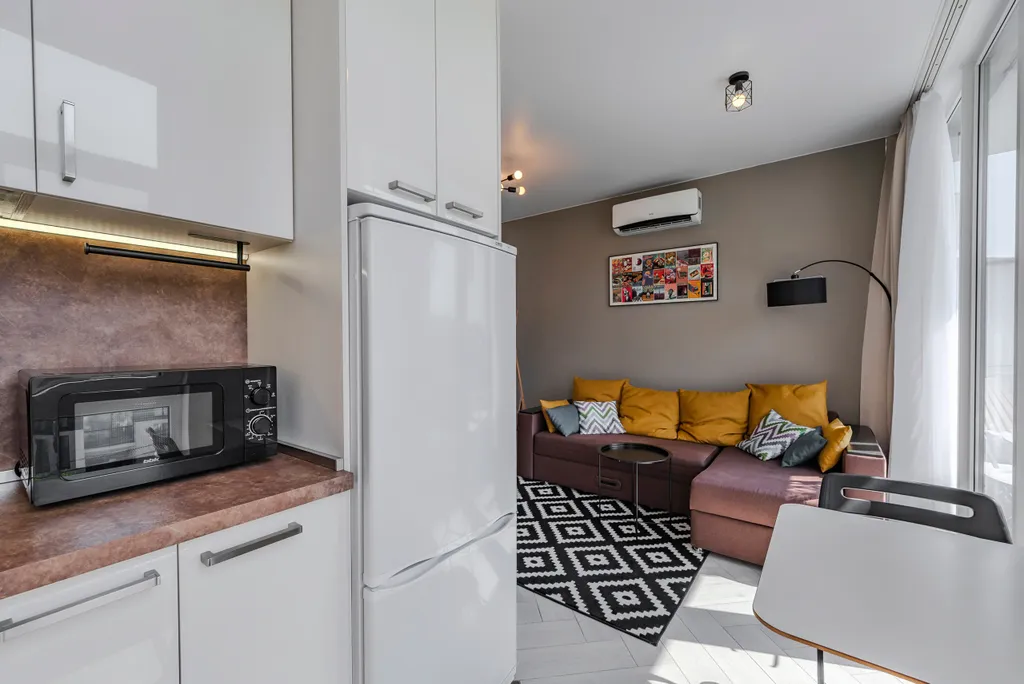 Студия с балконом и подогреваемым бассейном на территории ЖК в центре