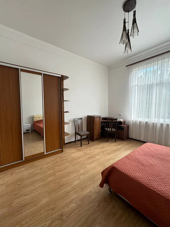 Квартира в сталинском доме у моря