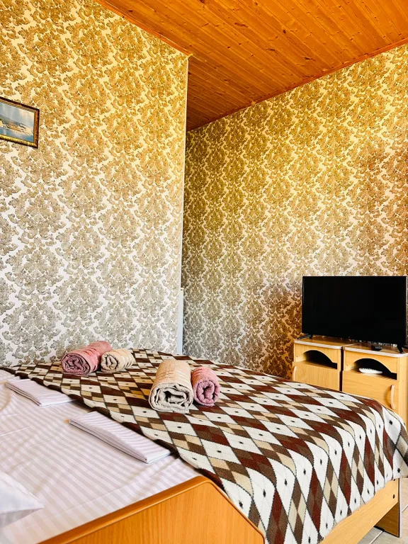 Недорогая комната с видом на горы