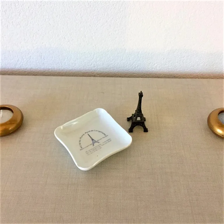 Апартаменты Париж с отдельной спальней и видом на море