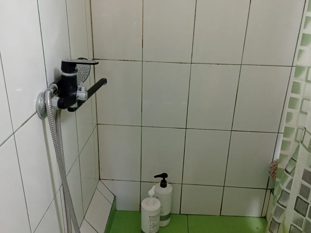 Доми с видом на лес и море