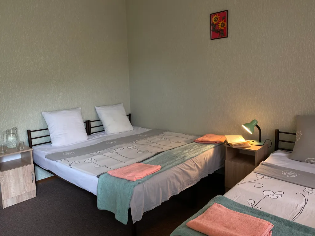 Комната с отдельным входом для 3-х человек