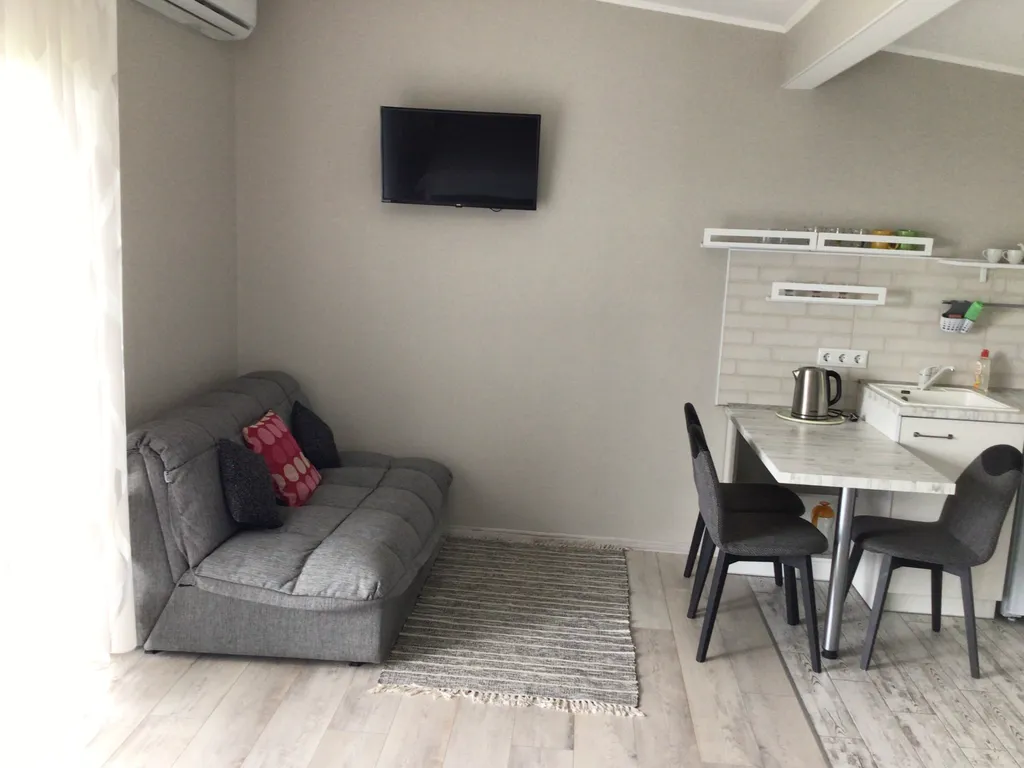 Квартира с балконом и видом на море