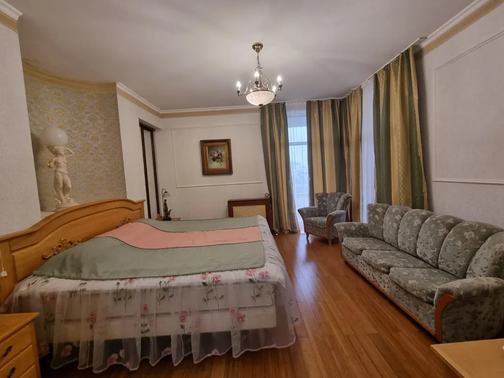 Вилла с бассейном и видом на море