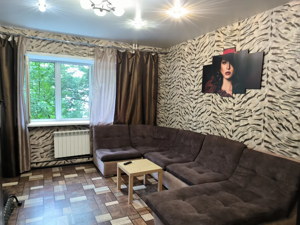 Отличная квартира с евроремонтом рядом с вокзалами — аренда посуточно в Белово