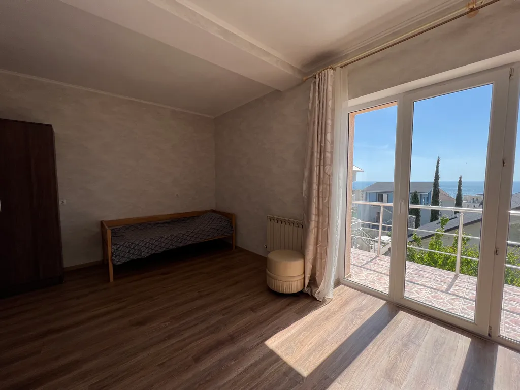 Дом с бассейном и баней