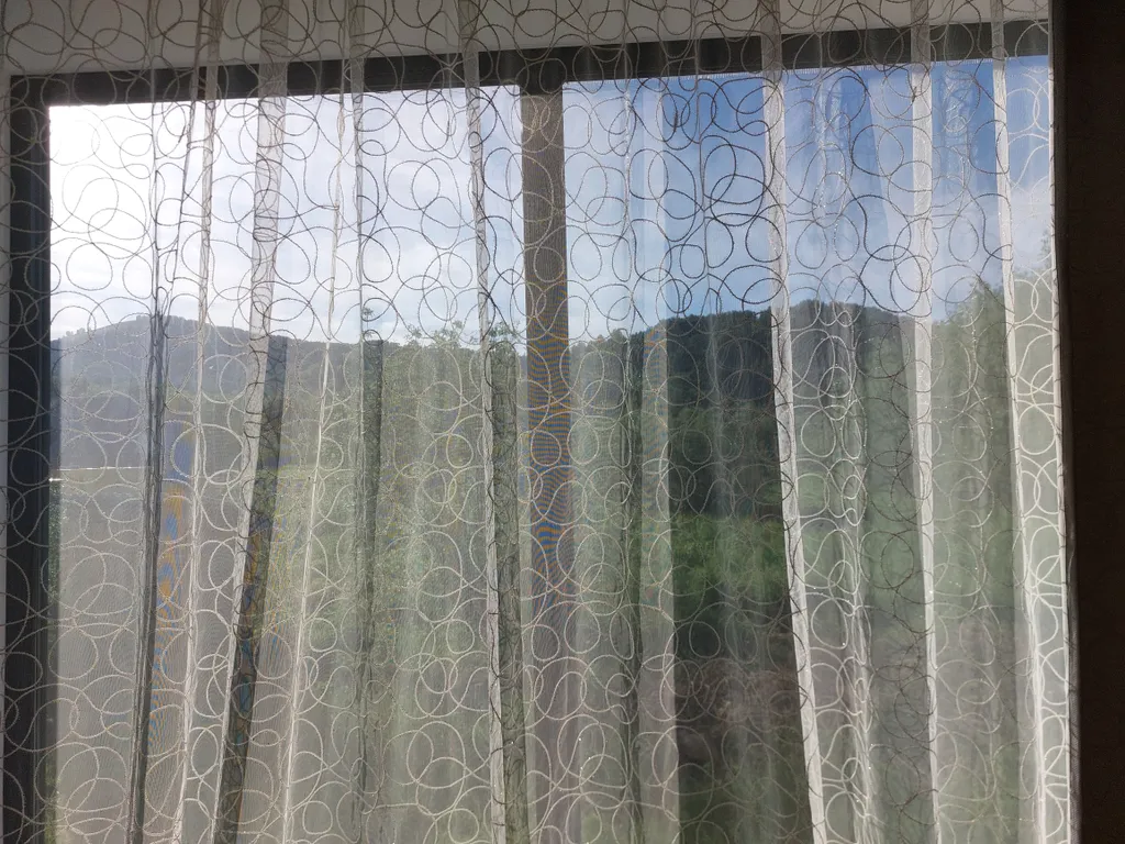 Уютный номер с видом на горы