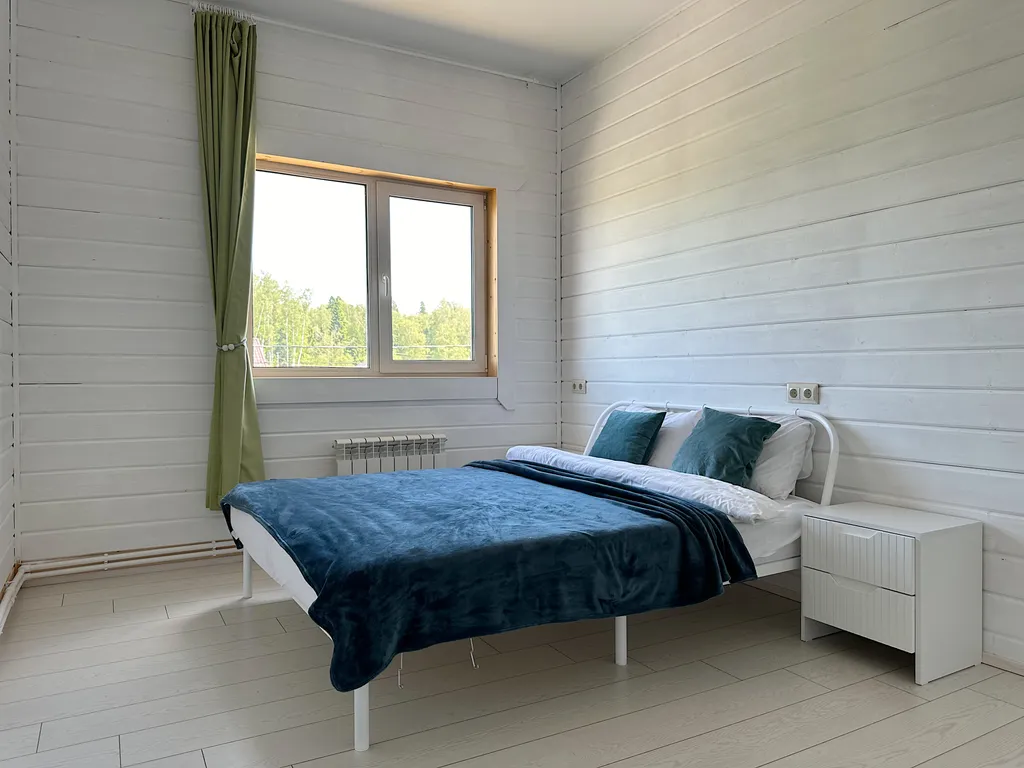 Коттедж с сауной с видом на лес