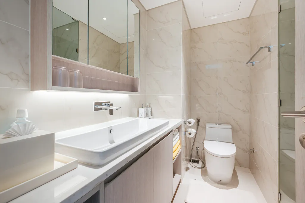 Просторные апартаменты в лагуне на Бангтао с видом на озеро и море