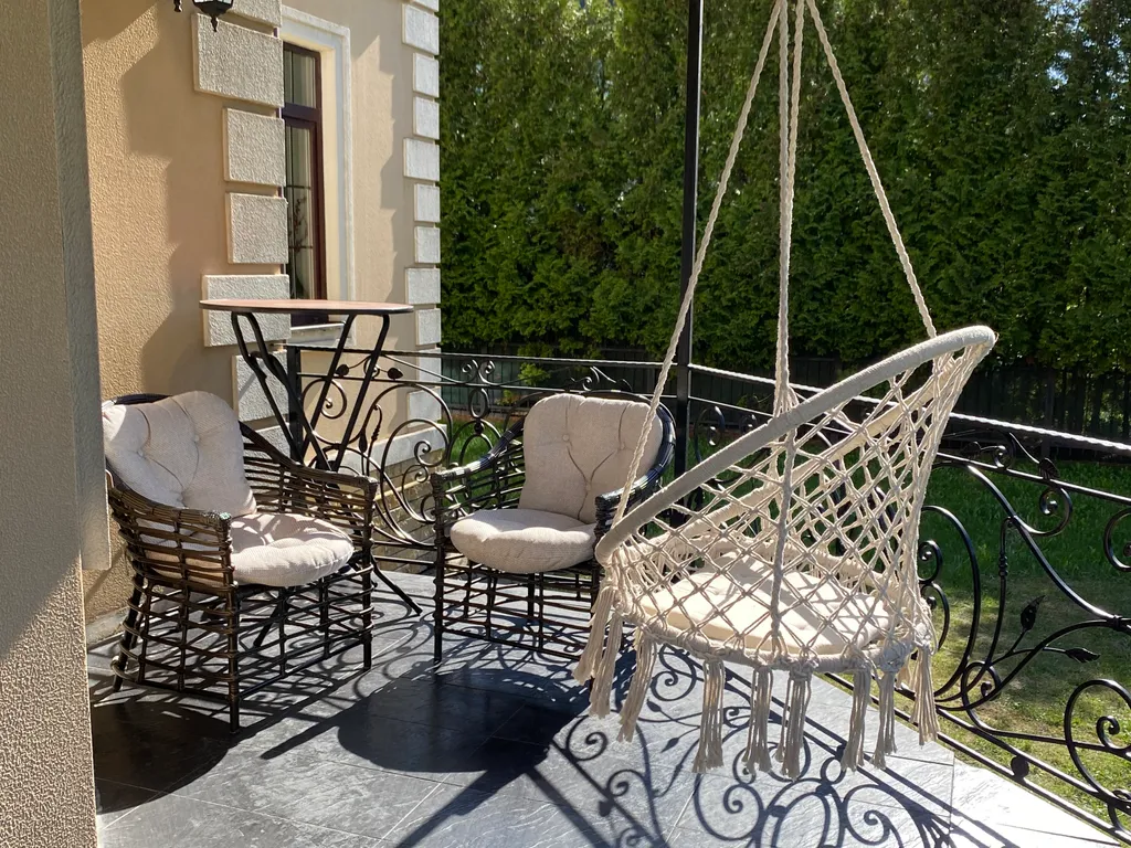 Элитный коттедж с бассейном