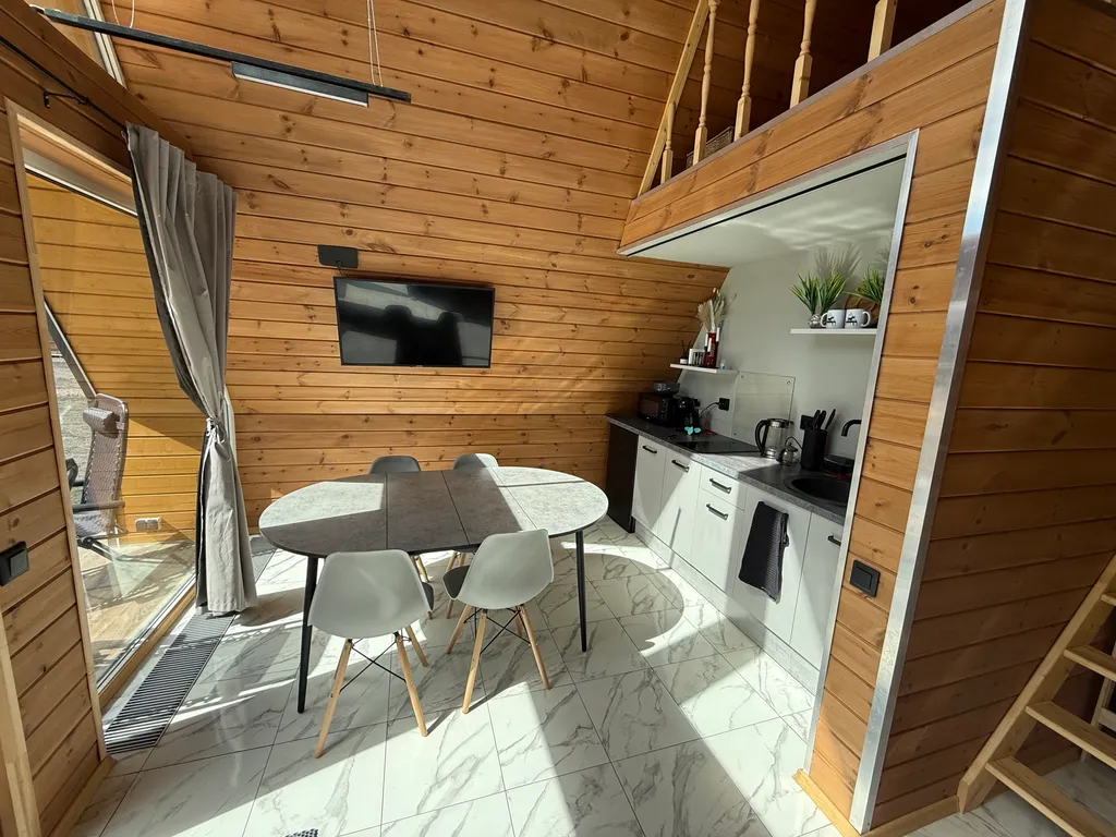 Коттедж 3-комнатный Дом — Деревянное