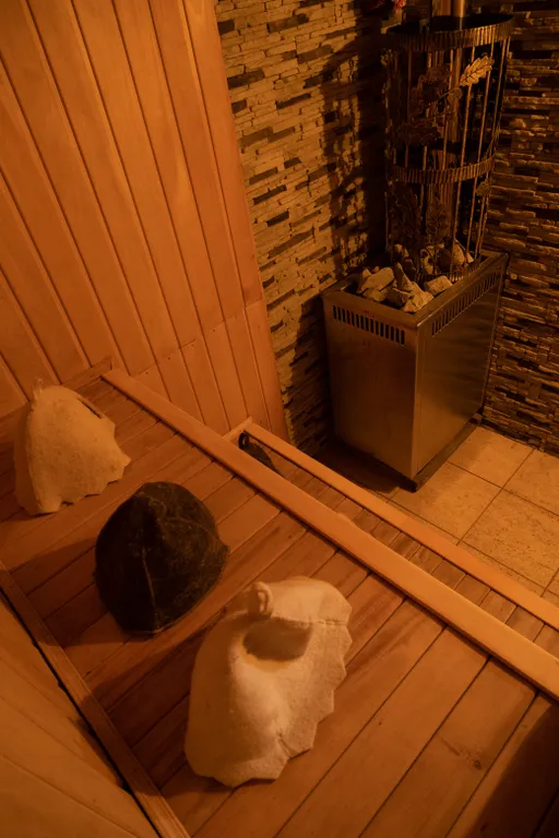 Большой дом с бассейном