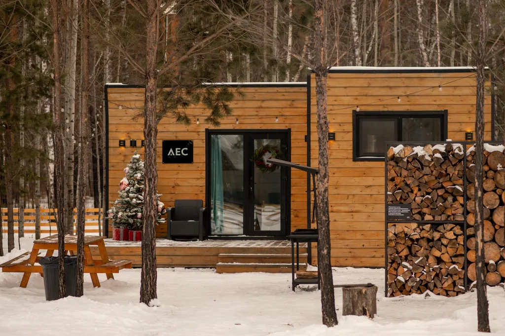 Коттедж Комфорт+ домик в лесу — аренда посуточно в Емельяново