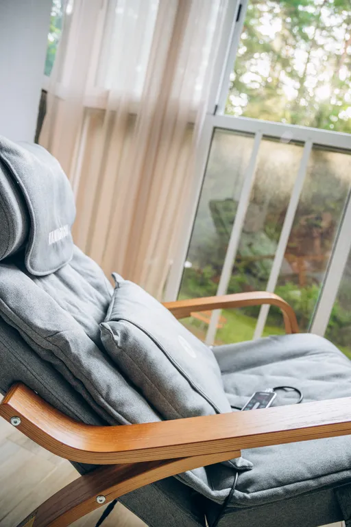 Студия с видом на сосновый лес