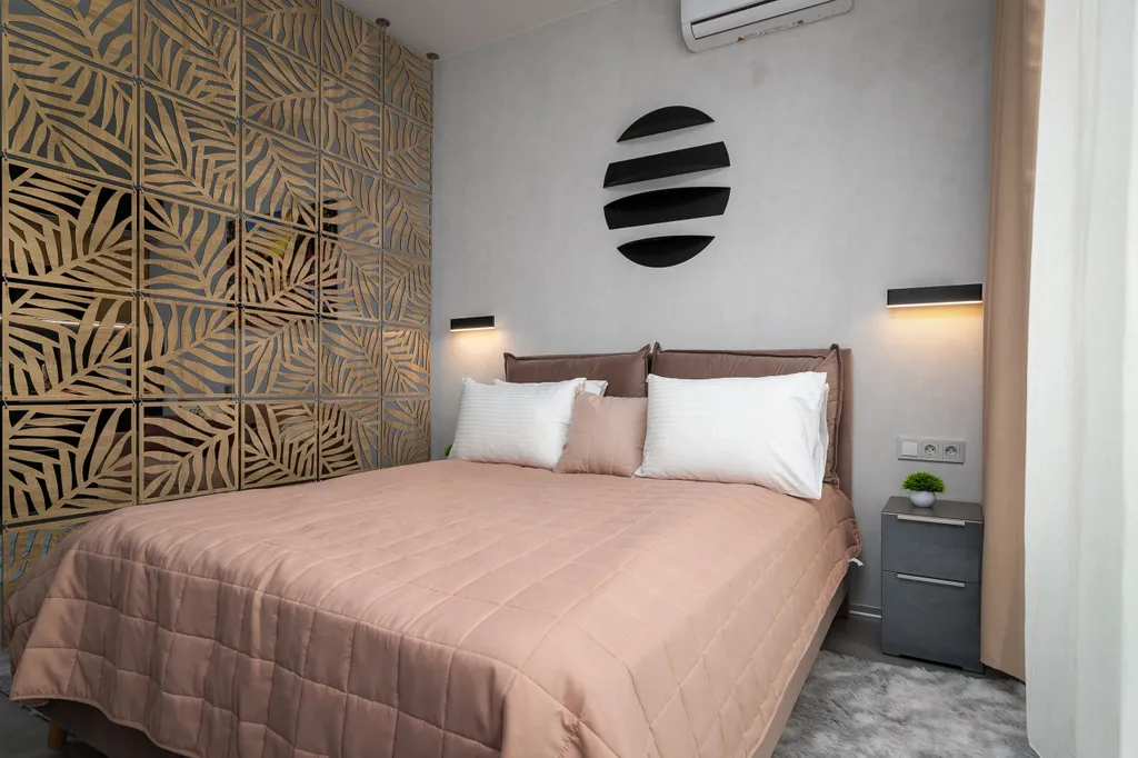 Большая современная студия у моря с видом на горы