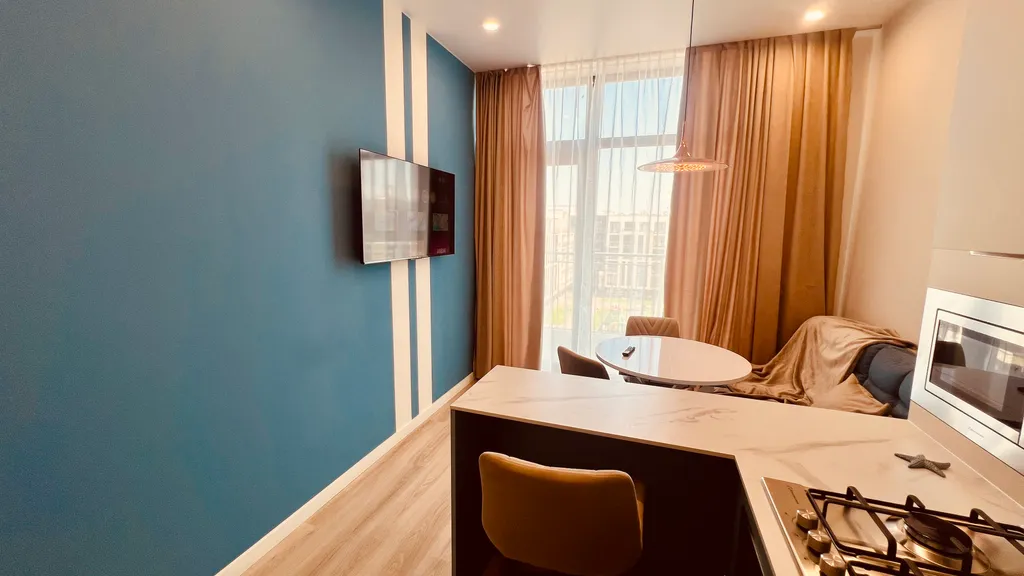 Квартира у моря с новым ремонтом, на первой линии