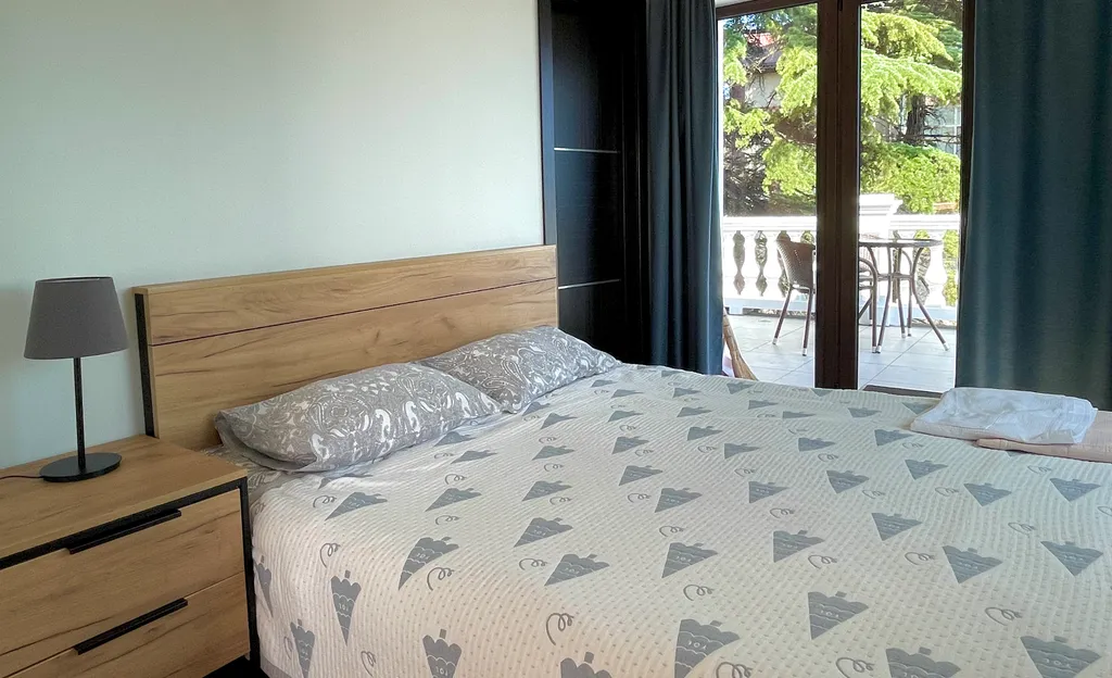 Студия с видом на море