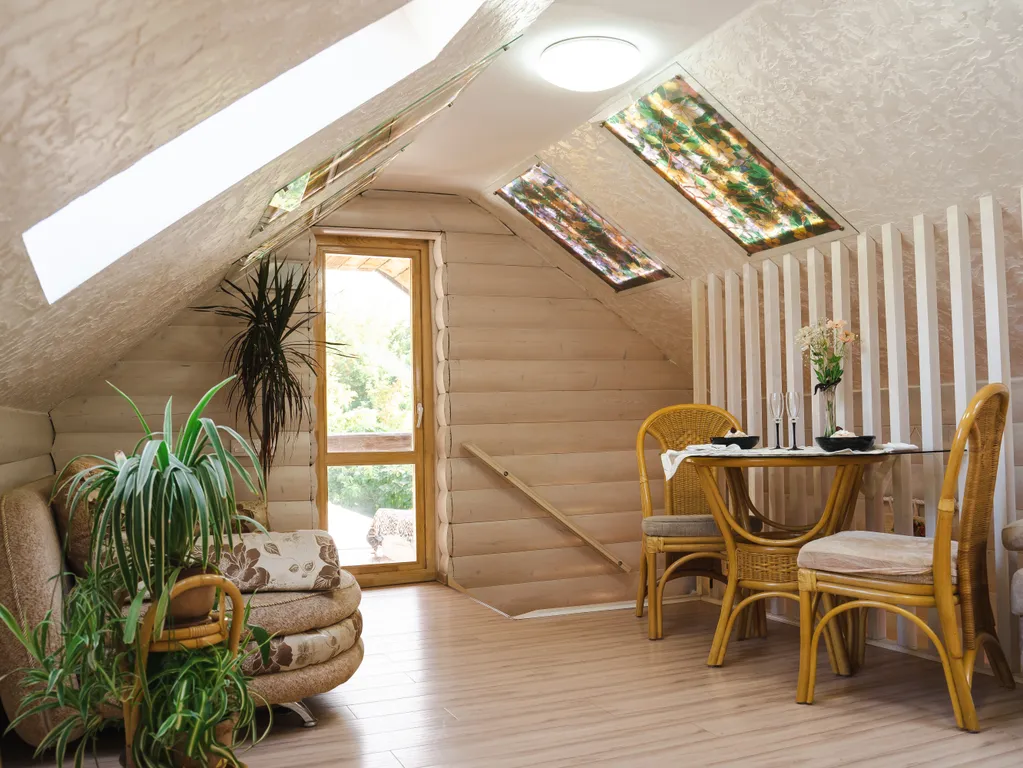 Двухэтажный срубовый гостевой домик с русской баней на дровах и купель