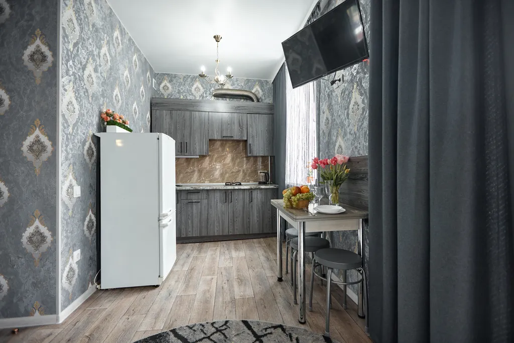 Студия с кованным балконом в историческом центре