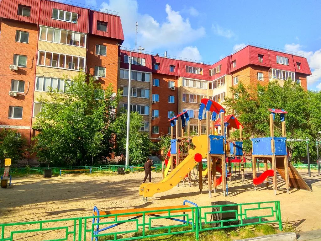 Квартира Двухкомнатная квартира рядом с ТЦ Кристалл — Тюмень