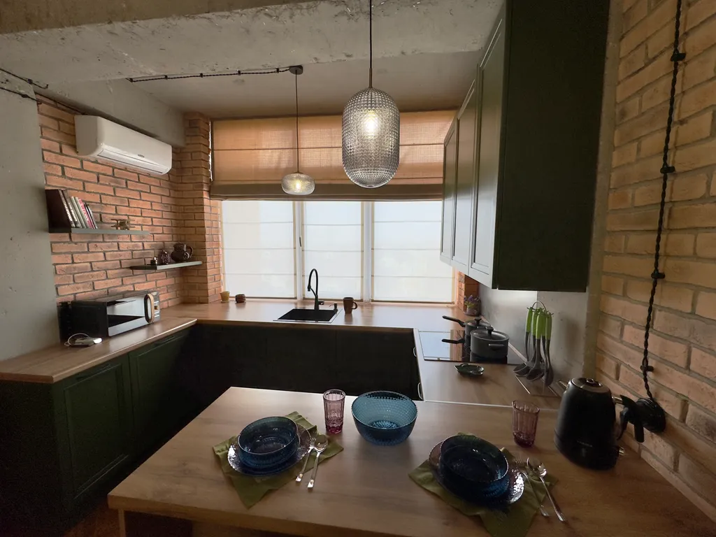 Шикарная квартира в лофт стиле, недалеко от моря со всеми удобствами