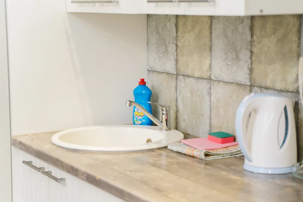 Апартаменты в горах, большая кровать