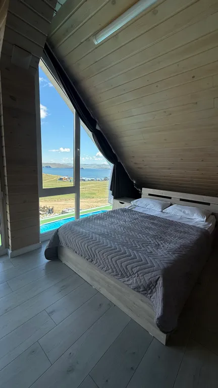 Мансарда с панорамным видом на Байкал