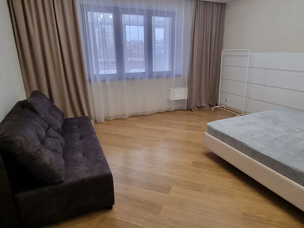 Современная 4-комн. в 10 мин пешком до МВДЦ Сибирь