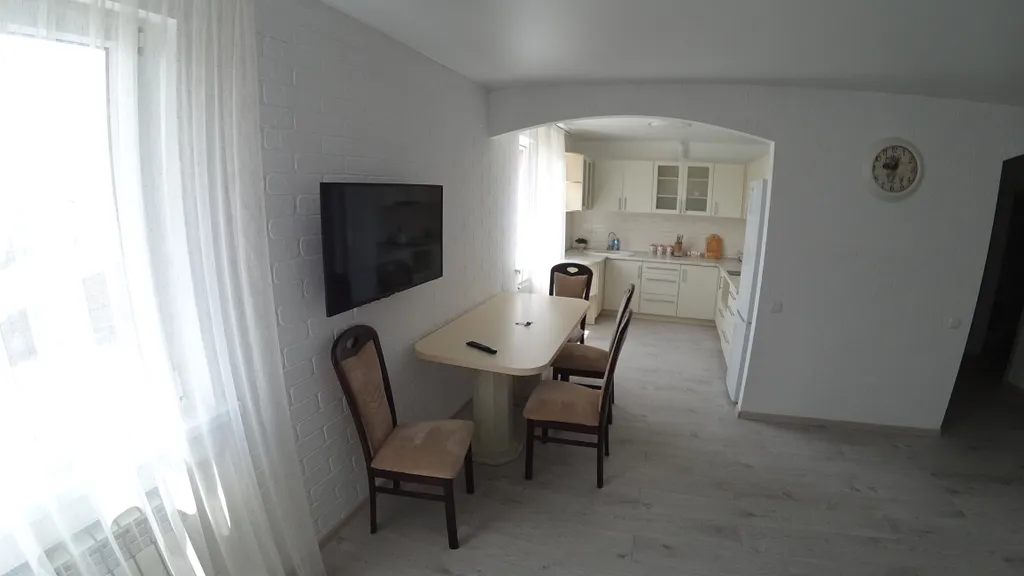 Отличная двухкомнатная квартира с двориком