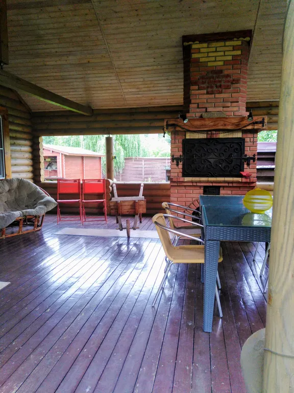 Дом - баня на берегу реки