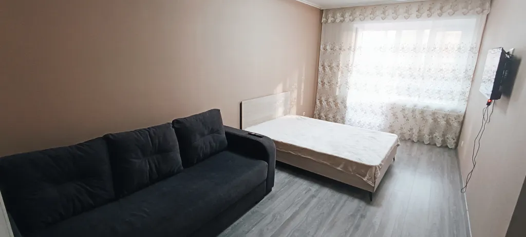 Уютная 1-комнатная квартира — аренда посуточно в Абакан