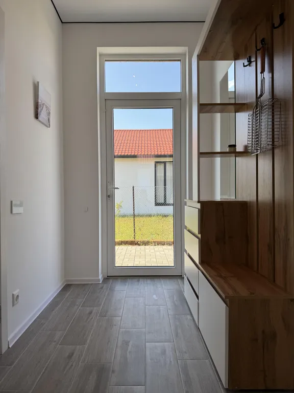 Дом с бассейном в Винной деревне Тамань