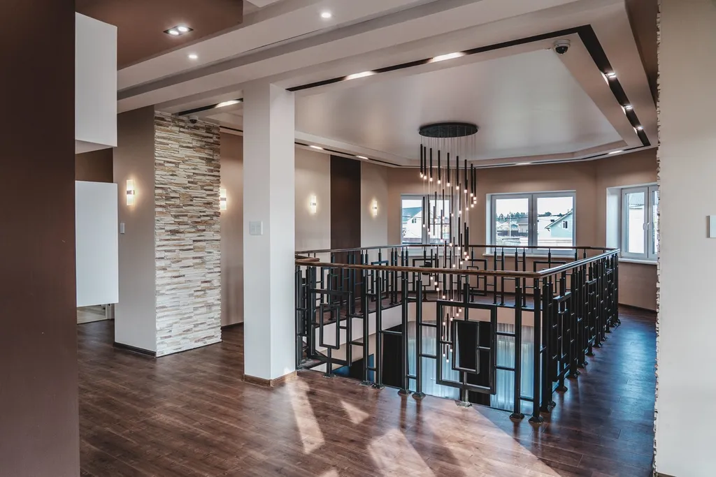 Новый дом с баней и бассейном у озера