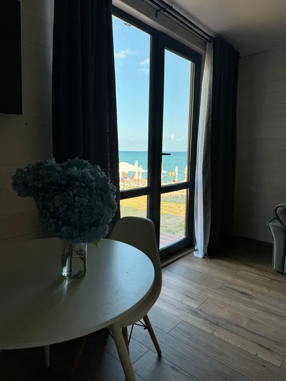 Квартира Дом на берегу моря Апартаменты с видом на море Номер с видом на море — аренда посуточно в Новый Афон