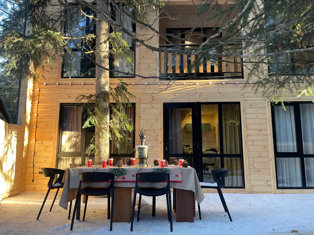 Коттедж Просторный двухэтажный коттедж — Архыз