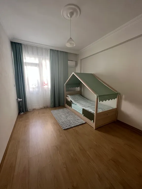 Уютная квартира (4 комнаты) в центре города