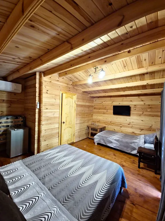 Коттедж Эко домик с парковкой возле горной реки — Гагра